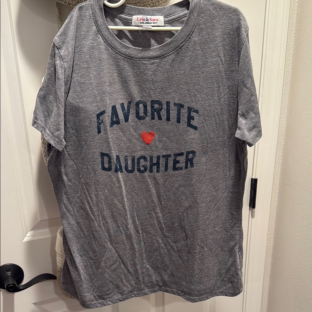 Gray Favorite Daughter size xs T-Shirt